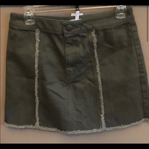 BCBG mini skirt - Picture 3 of 5